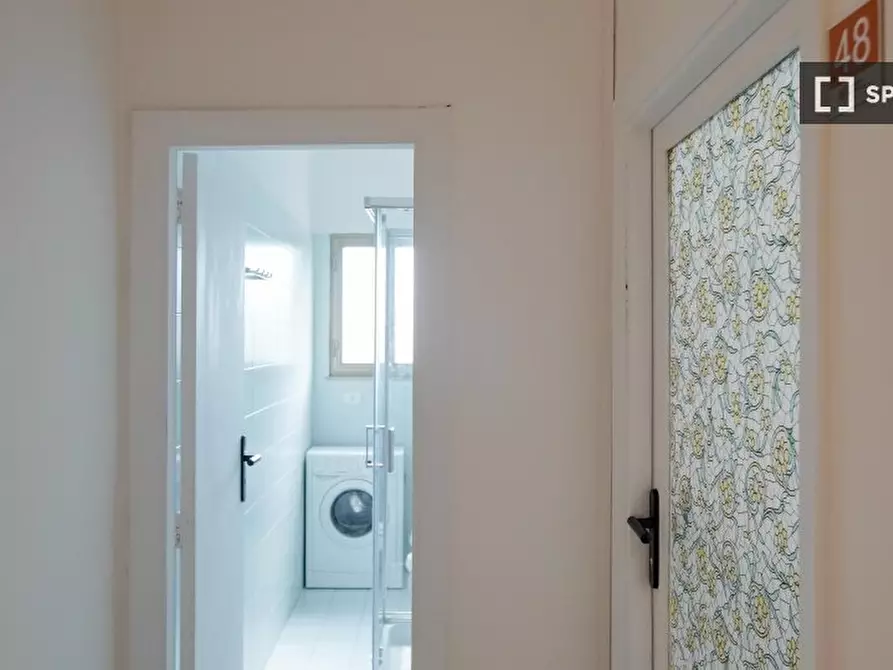 Immagine 13 di Camera condivisa in affitto  in Via Colli Aminei a Napoli