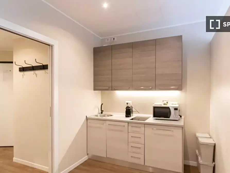 Immagine 6 di Appartamento in affitto  in Via Santa Maria Valle a Milano