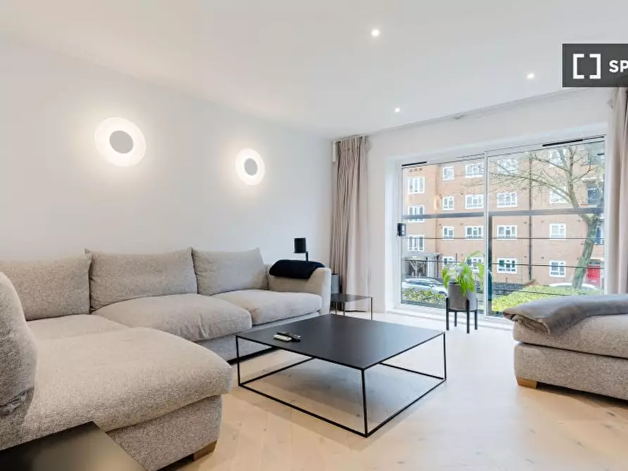 Immagine 1 di Appartamento in affitto  in Mill Pond Close a Lambeth