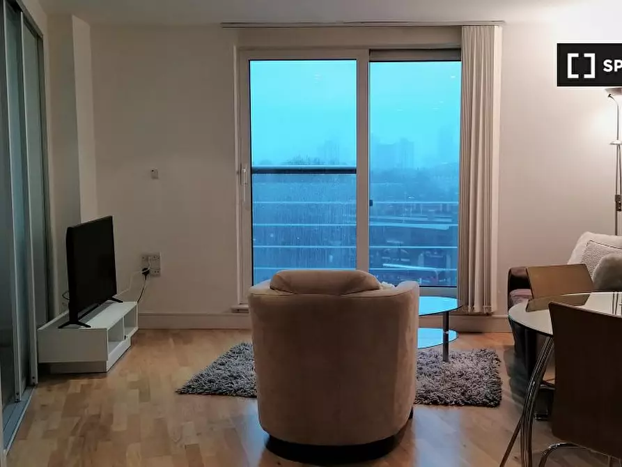 Immagine 3 di Appartamento in affitto  in St George’s Wharf  tower a Lambeth