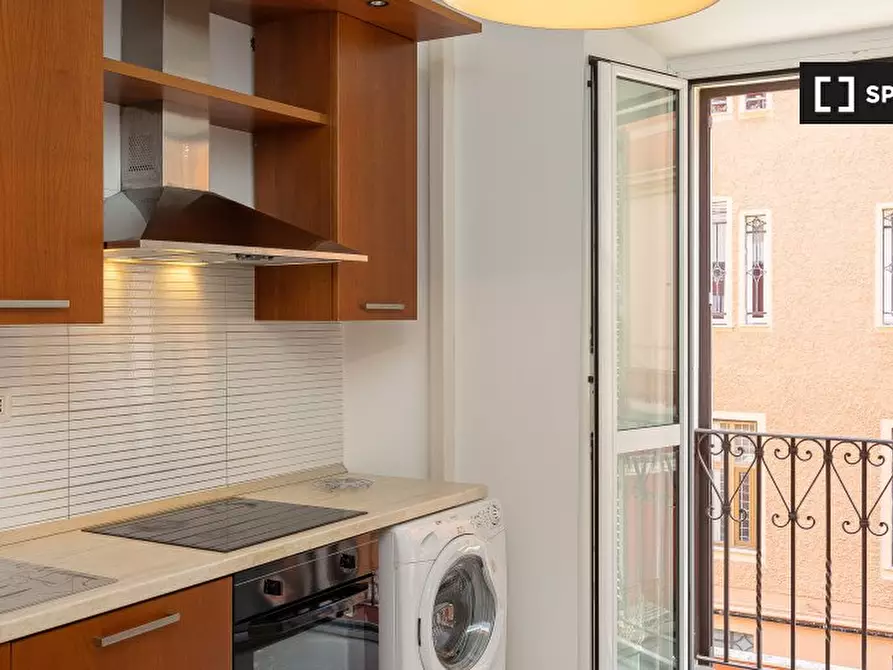 Immagine 13 di Appartamento in affitto  in Viale Giulio Cesare a Roma