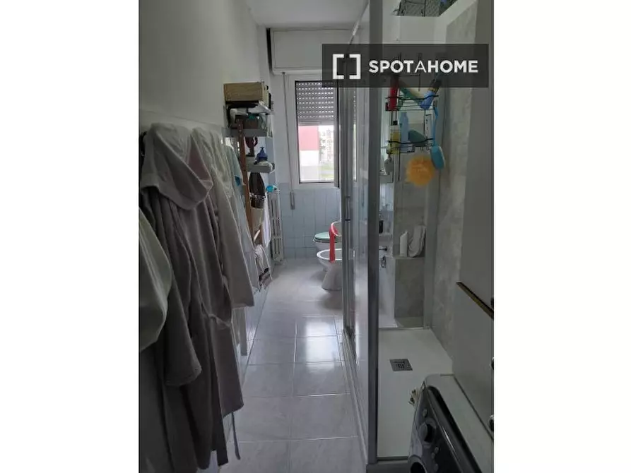 Immagine 4 di Camera condivisa in affitto  in Viale Palmiro Togliatti a Rozzano