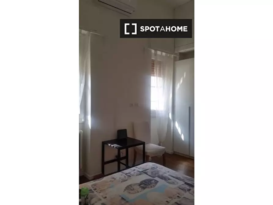 Immagine 2 di Camera condivisa in affitto  in Alzaia Naviglio Pavese a Milano