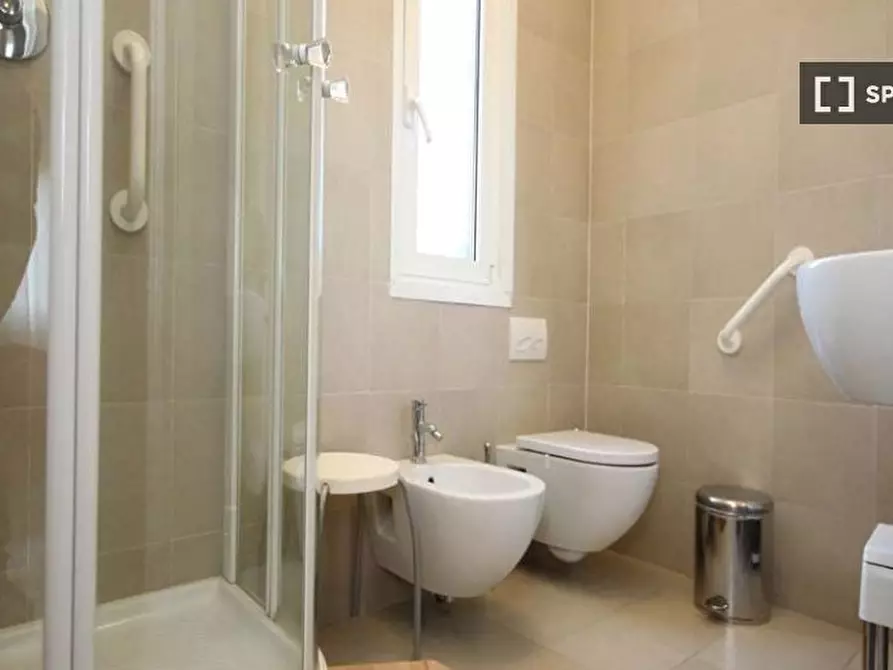 Immagine 13 di Camera condivisa in affitto  in Via Volterra a Milano