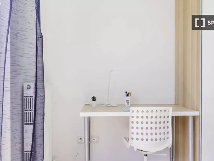 Immagine 5 di Camera condivisa in affitto  in Via Fiume delle Perle a Roma