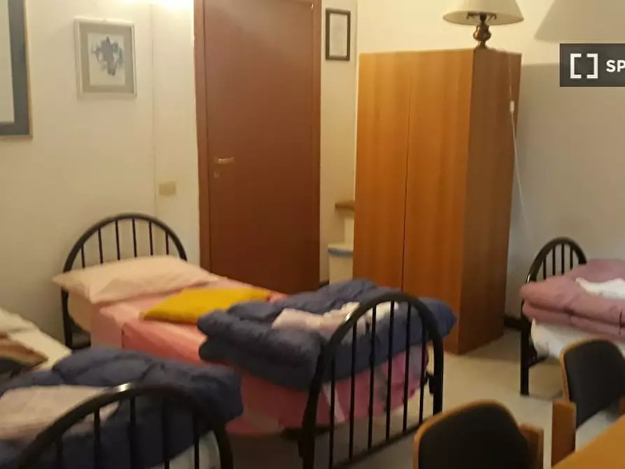 Immagine 2 di Camera condivisa in affitto  in Via Giacomo di Mino a Siena