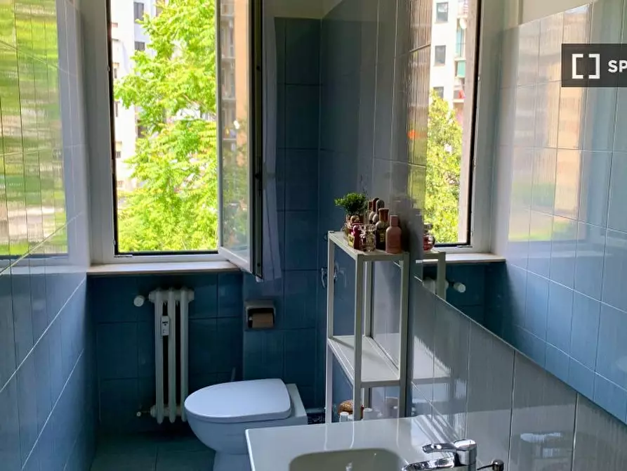 Immagine 17 di Camera condivisa in affitto  in Via Giambellino a Milano