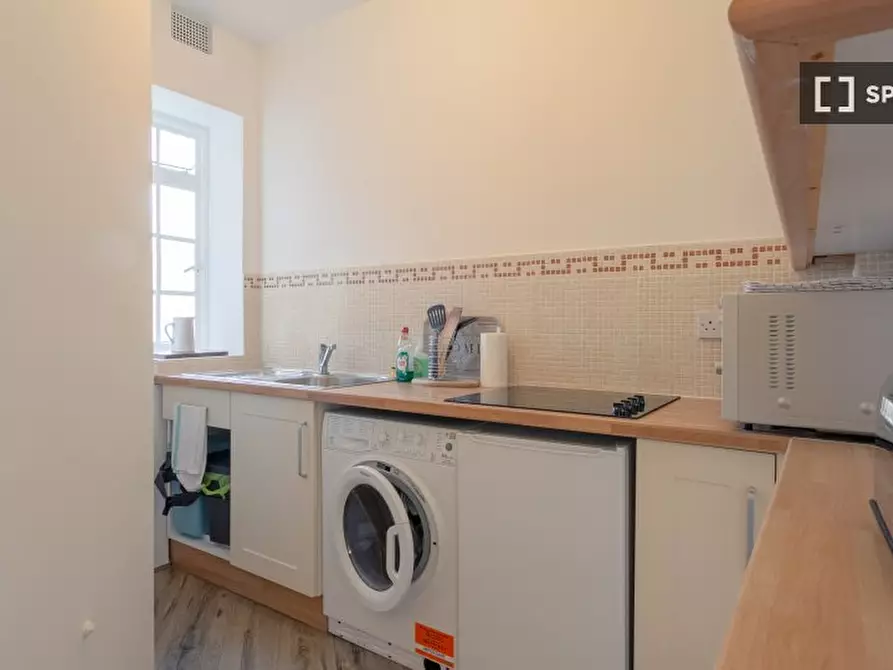 Immagine 2 di Appartamento in affitto  in Howitt Rd a Camden Town