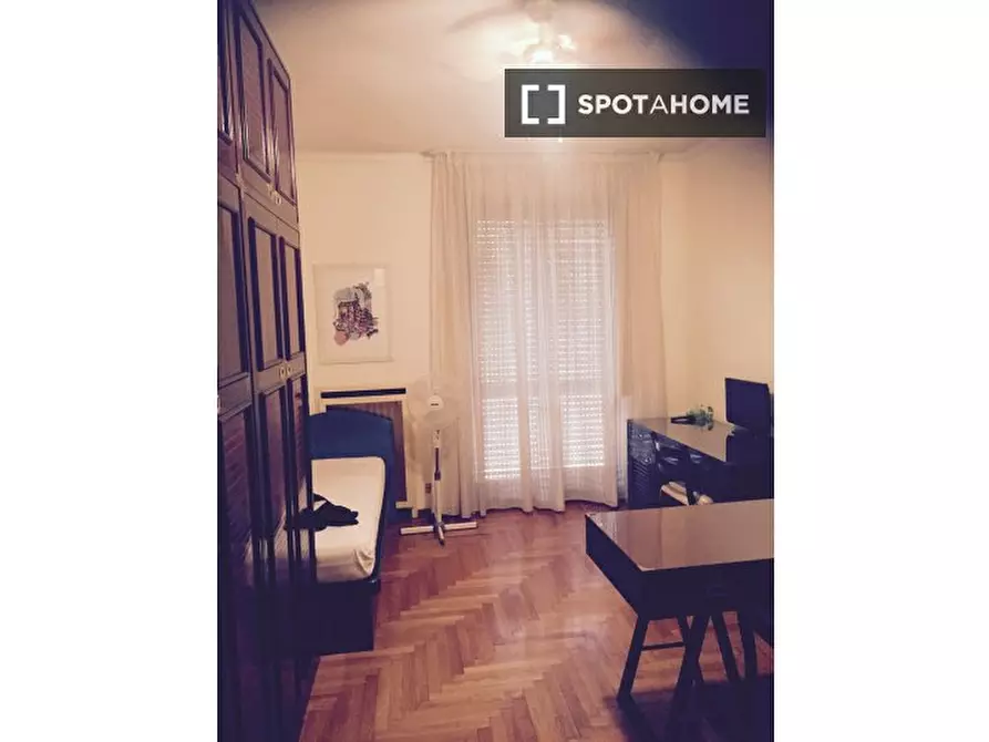 Immagine 3 di Camera condivisa in affitto  in Via Francesco Nava, 20159 Milano MI, Italy a Milano