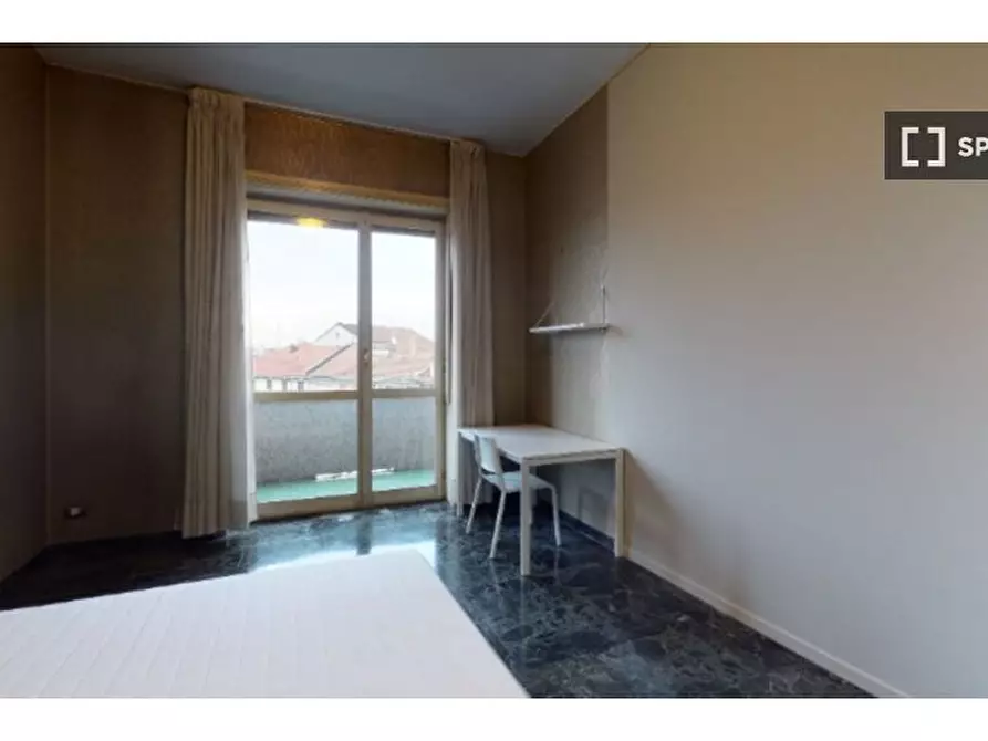 Immagine 2 di Camera condivisa in affitto  in Viale Gran Sasso a Milano