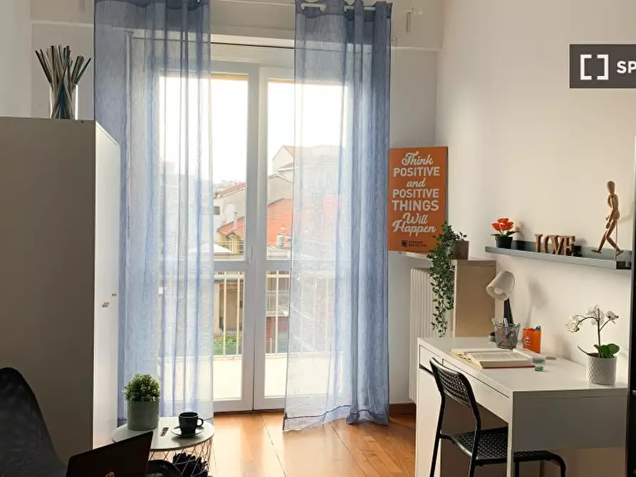 Immagine 3 di Camera condivisa in affitto  in Via La Thuile n. a Torino