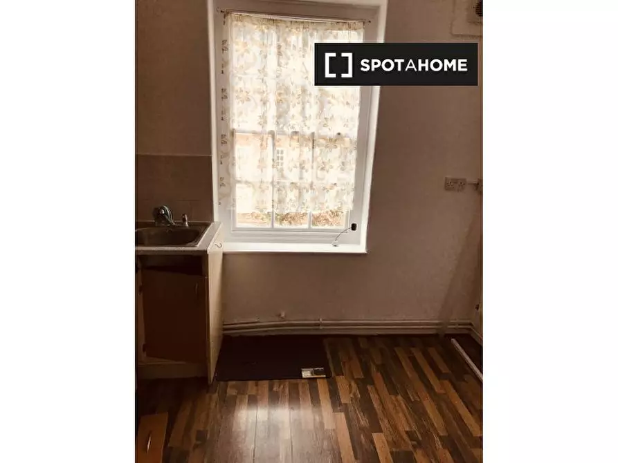 Immagine 4 di Camera condivisa in affitto  in Penfold St a Paddington