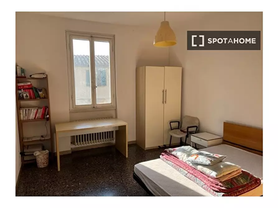 Immagine 4 di Camera condivisa in affitto  in Viale Corsica a Firenze