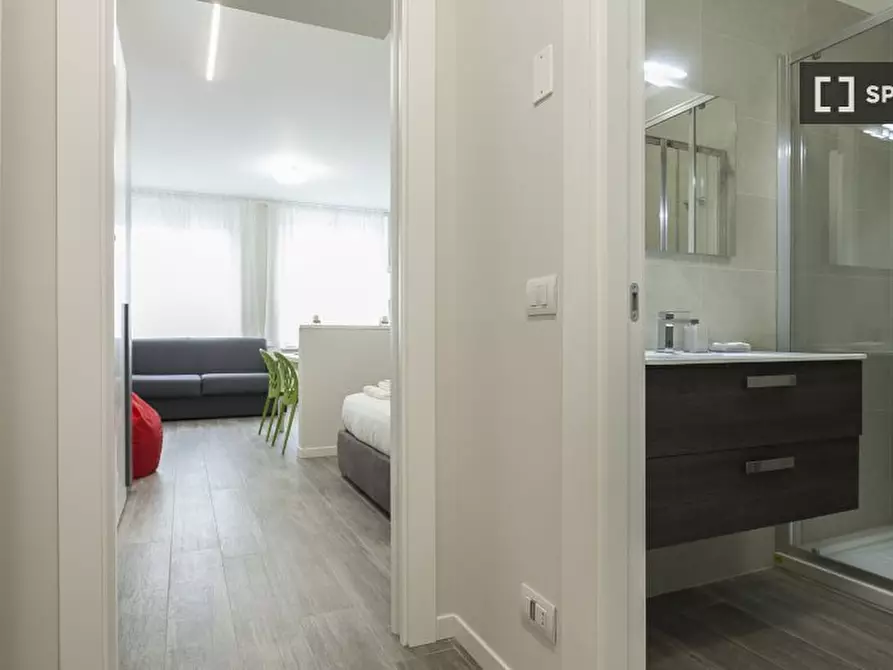 Immagine 19 di Appartamento in affitto  in Piazzale Luigi Cadorna a Milano