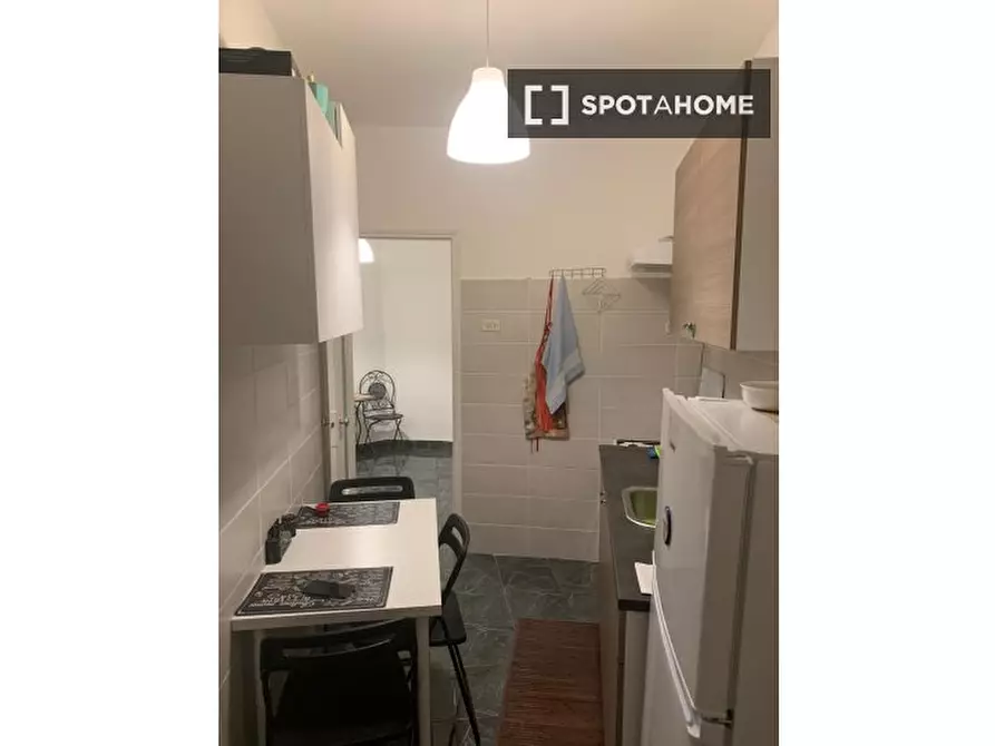 Immagine 6 di Camera condivisa in affitto  in Via di S. Romano a Roma