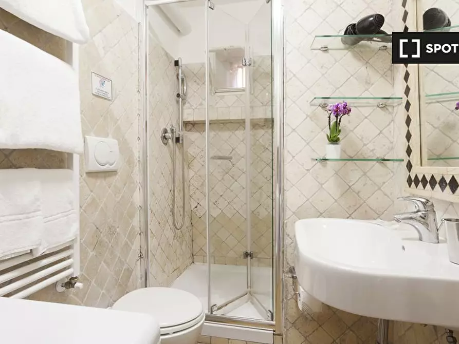 Immagine 4 di Ufficio in affitto  in Via Giulia a Roma