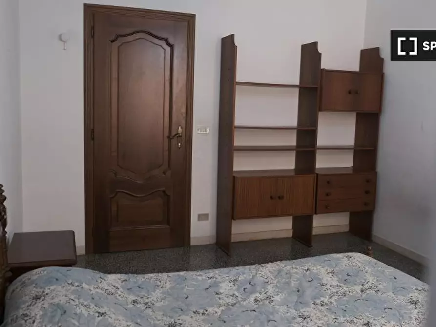 Immagine 18 di Camera condivisa in affitto  in Via Francesco Sivori a Genova