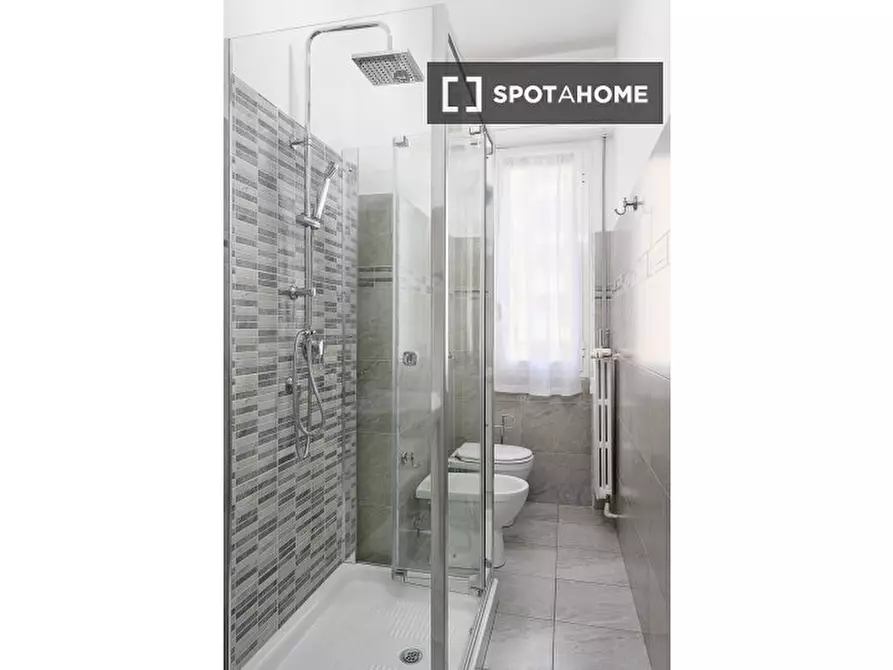 Immagine 12 di Ufficio in affitto  in Via Gressoney a Milano