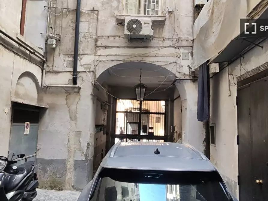 Immagine 3 di Camera condivisa in affitto  in Via Carlo de Cesare a Napoli