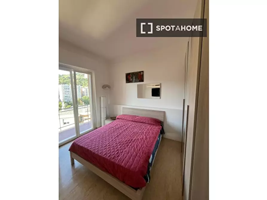 Immagine 2 di Camera condivisa in affitto  in Via Carmelo Onorato a Genova