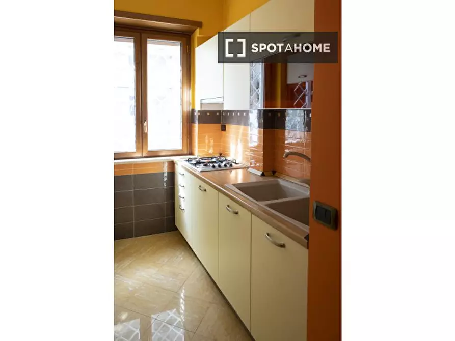 Immagine 5 di Appartamento in affitto  in Via Valle Borbera a Roma