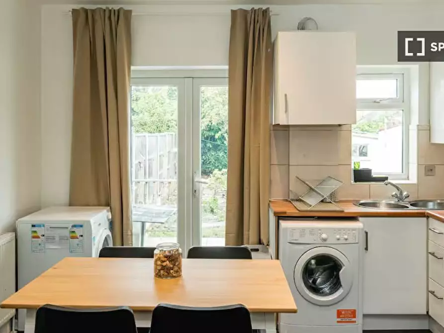 Immagine 12 di Appartamento in affitto  in Parkfield Crescent a Hounslow