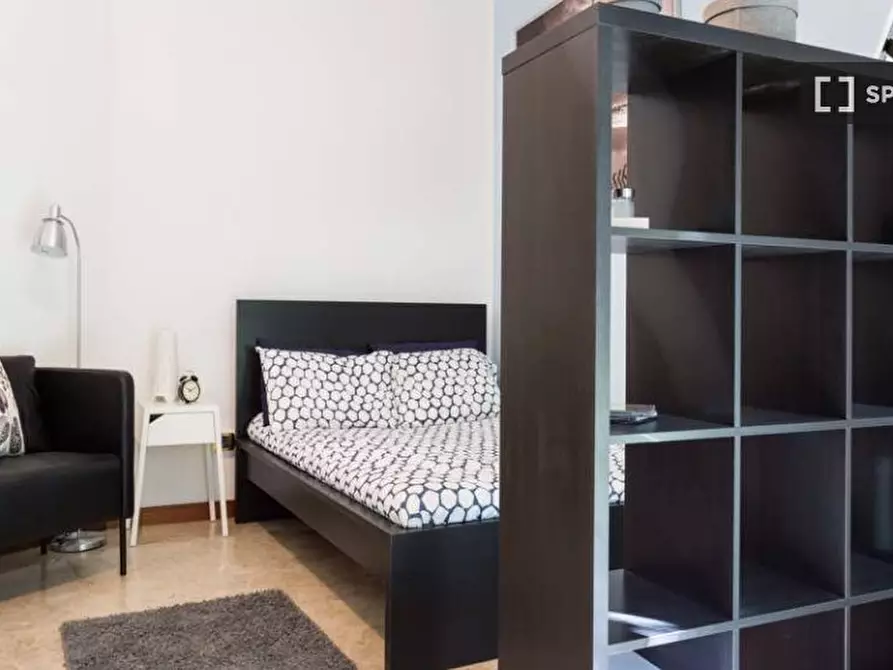 Immagine 2 di Camera condivisa in affitto  in Via dei Pioppi Milan a Buccinasco