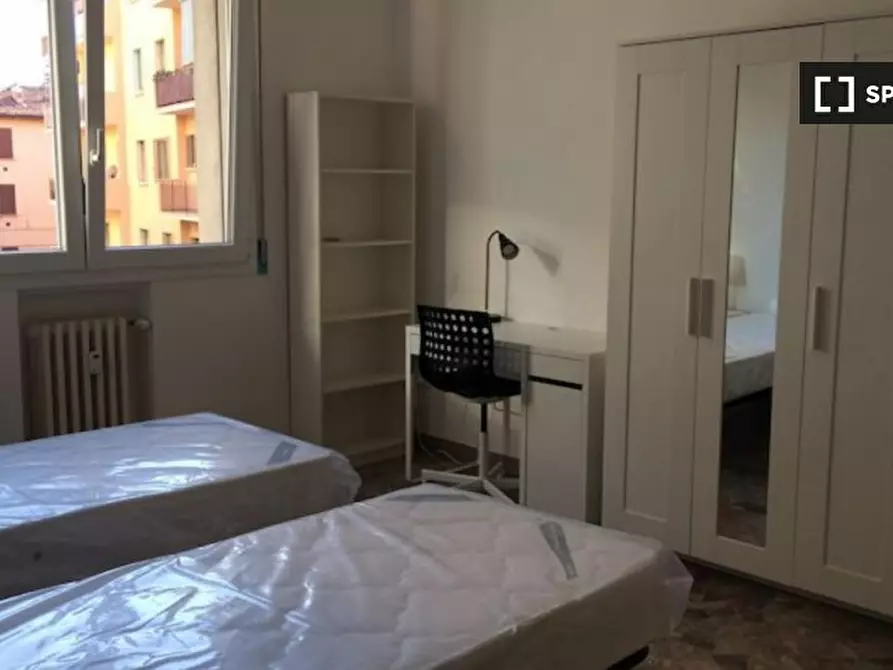 Immagine 1 di Camera condivisa in affitto  in Via Fossolo a Bologna