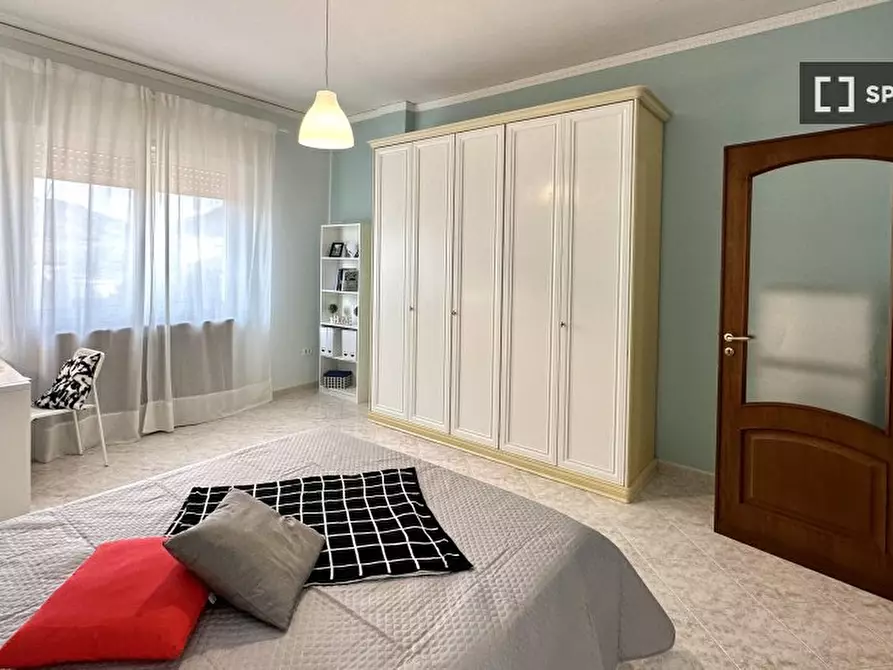 Immagine 2 di Camera condivisa in affitto  in Via Diocleziano n. a Casandrino