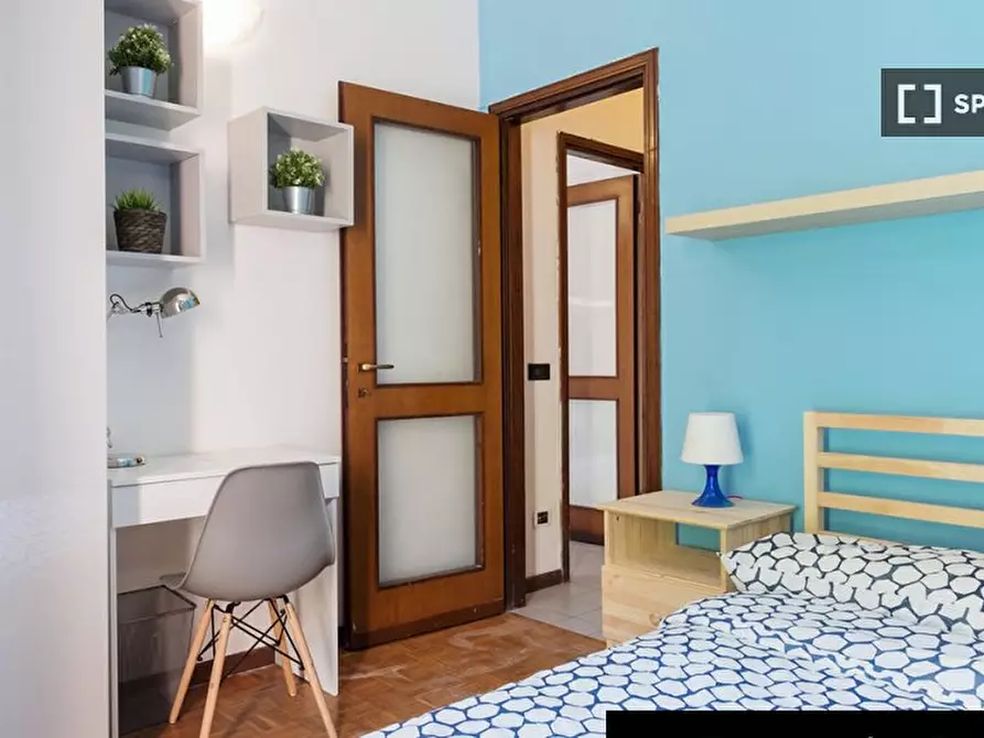 Immagine 1 di Camera condivisa in affitto  in Via Curtatone a Milano