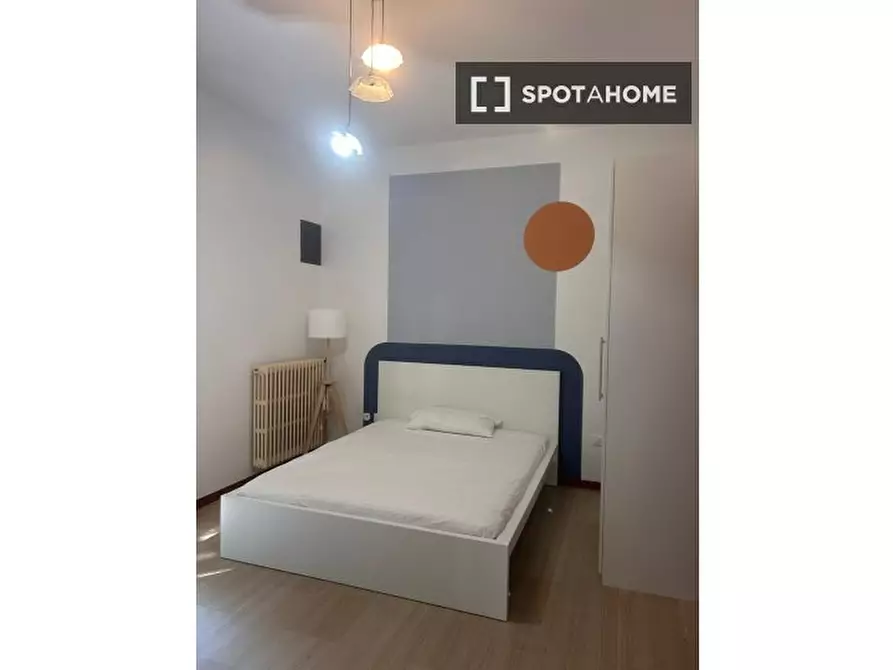 Immagine 4 di Camera condivisa in affitto  in del Risorgimento/a a Brescia
