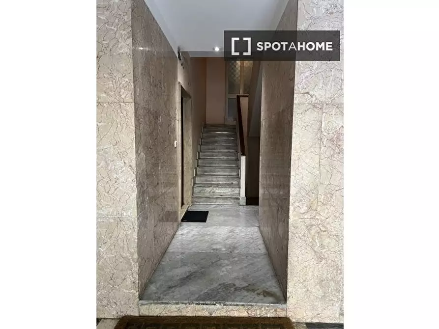 Immagine 3 di Camera condivisa in affitto  in Viale di Villa Pamphili a Roma