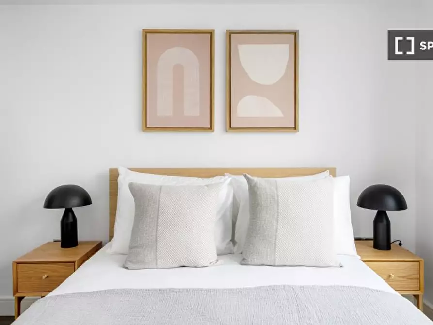 Immagine 7 di Appartamento in affitto  in Grays Inn Rd a Camden Town