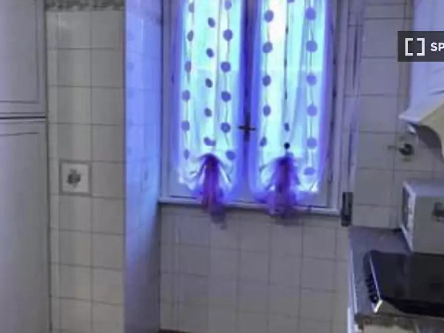 Immagine 11 di Camera condivisa in affitto  in Via Appia Nuova a Roma