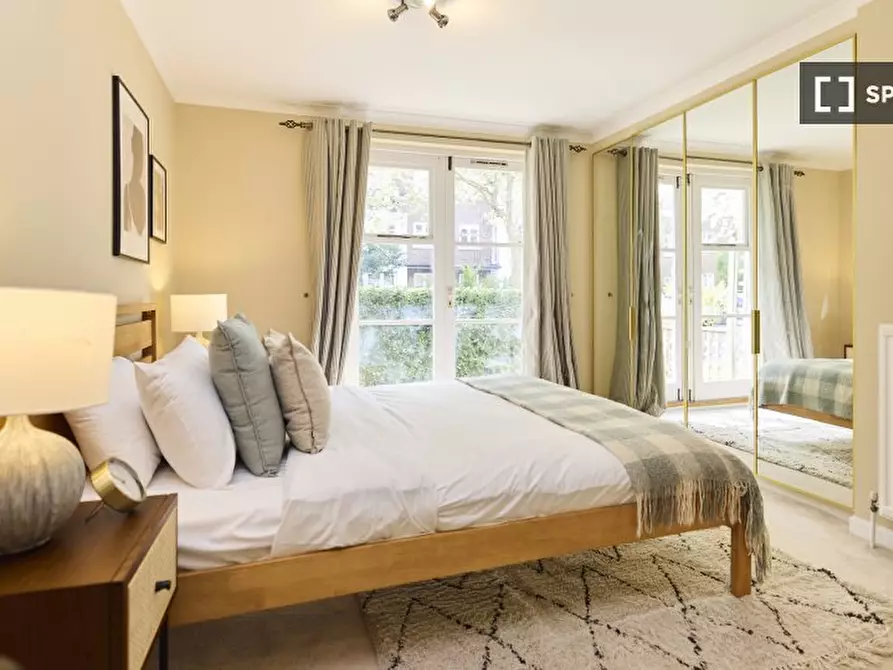 Immagine 14 di Appartamento in affitto  in Brompton Park Cres a Hammersmith