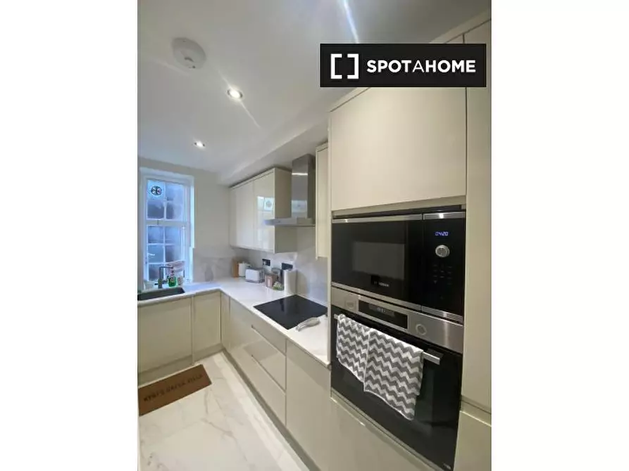 Immagine 5 di Appartamento in affitto  in Hillside Court a Camden Town