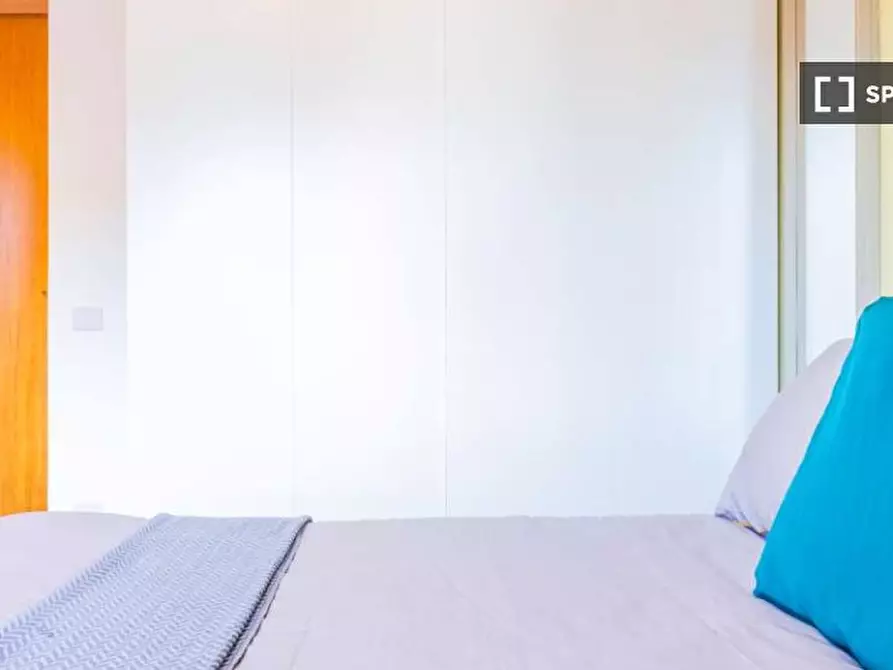 Immagine 2 di Camera condivisa in affitto  in Via Fiume delle Perle a Roma