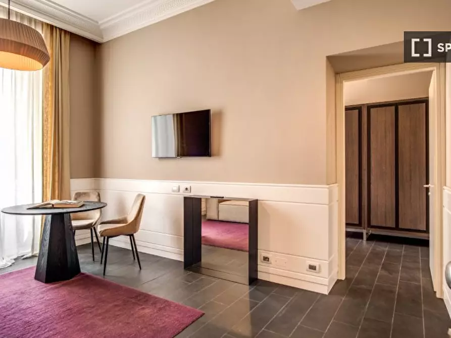 Immagine 5 di Camera condivisa in affitto  in Via Volturno a Roma