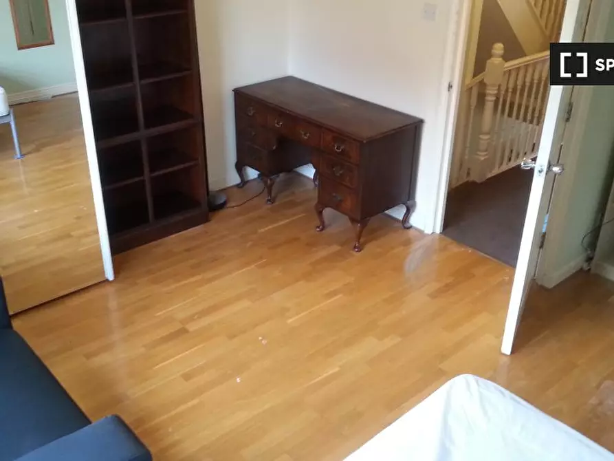 Immagine 12 di Camera condivisa in affitto  in Barnsdale Ave a Poplar