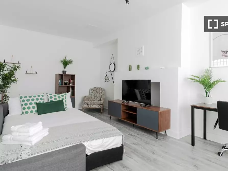 Immagine 9 di Appartamento in affitto  in Lower Ground a Kensington