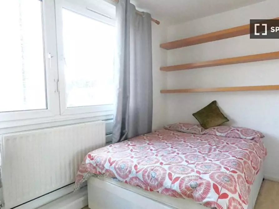 Immagine 1 di Camera condivisa in affitto  in Queensdale Crescent a Kensington