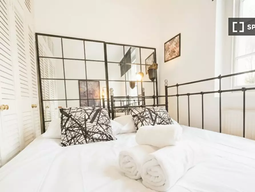 Immagine 13 di Appartamento in affitto  in Holland Park Ave a Kensington
