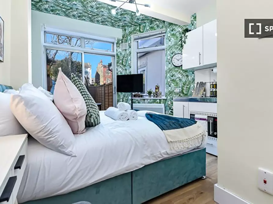 Immagine 3 di Ufficio in affitto  in flat a Hackney