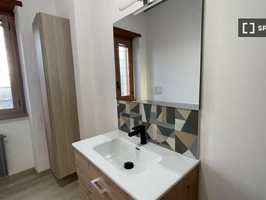 Immagine 6 di Camera condivisa in affitto  in Via Casilina a Roma