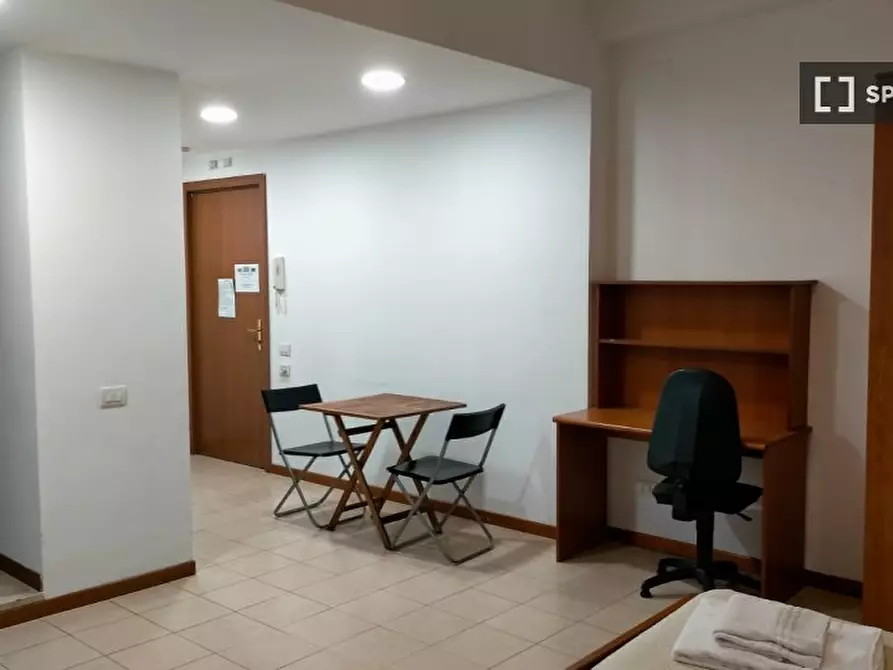 Immagine 1 di Ufficio in affitto  in Via Prenestina a Roma