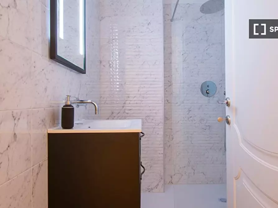 Immagine 16 di Appartamento in affitto  in Via Camillo Cavour a Firenze