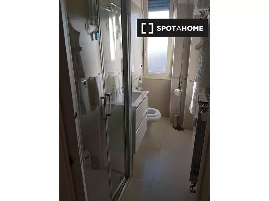 Immagine 6 di Camera condivisa in affitto  in Via Alba, 00182 Roma RM, Italy a Roma