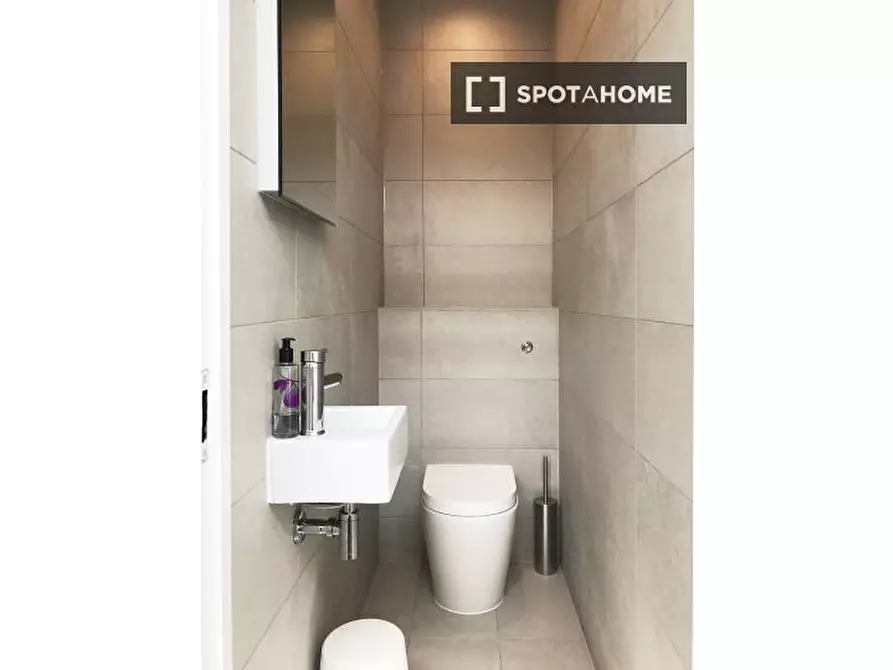 Immagine 12 di Appartamento in affitto  in -193 Earls Ct Rd a Kensington