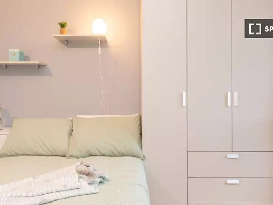 Immagine 5 di Camera condivisa in affitto  in Via dei Missaglia a Milano