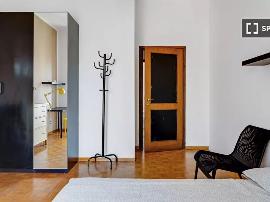 Immagine 4 di Camera condivisa in affitto  in Via Curtatone a Milano